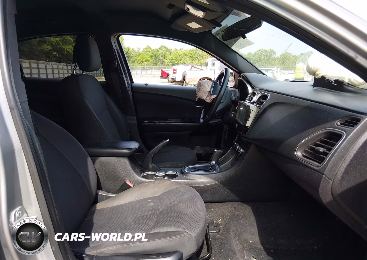 2014 Chrysler 200 Lx VIN:1C3CCBAB3EN204564 - 5