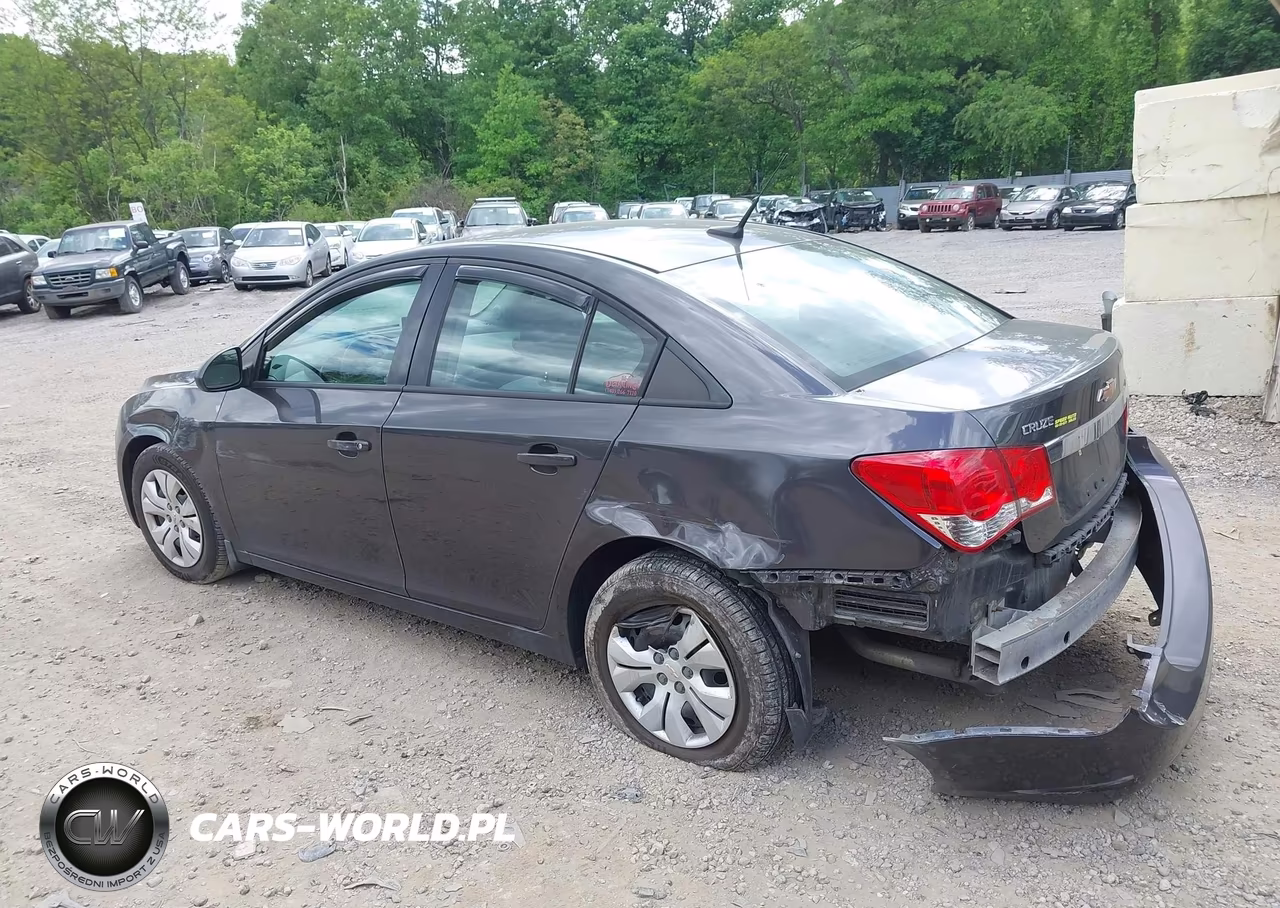 2014 Chevrolet Cruze Ls VIN:1G1PA5SG4E7123083 - 3