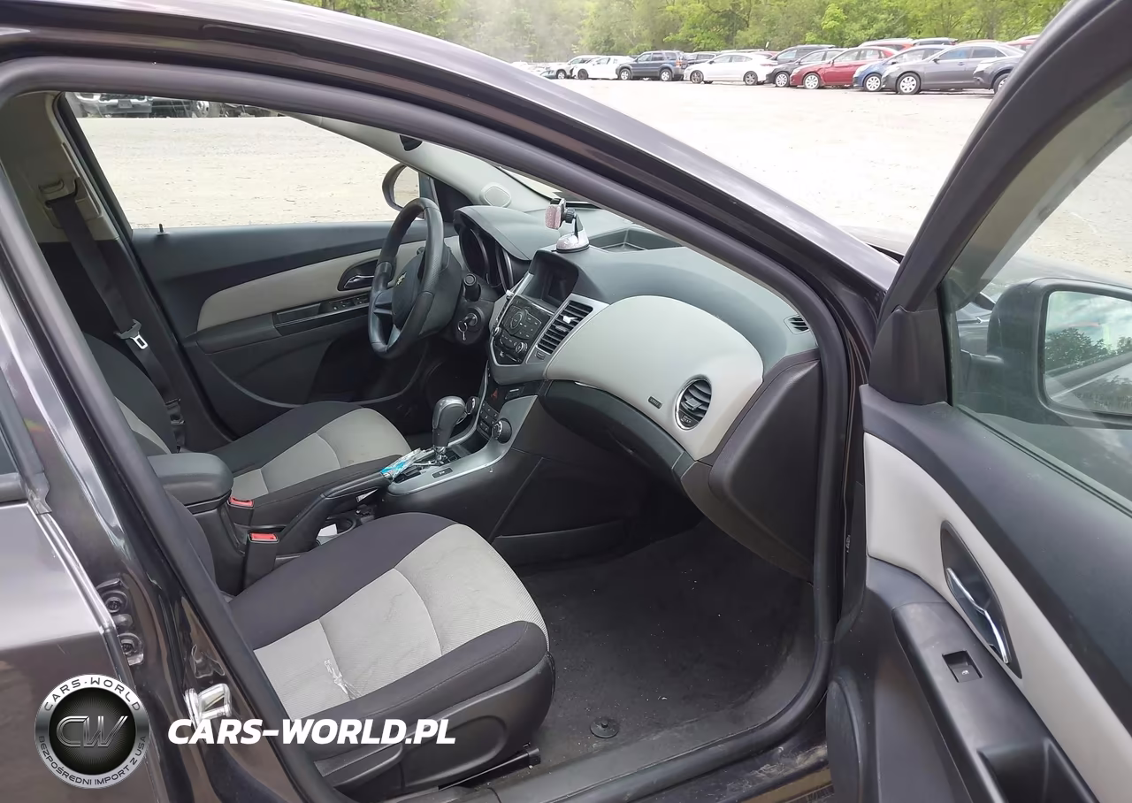 2014 Chevrolet Cruze Ls VIN:1G1PA5SG4E7123083 - 5