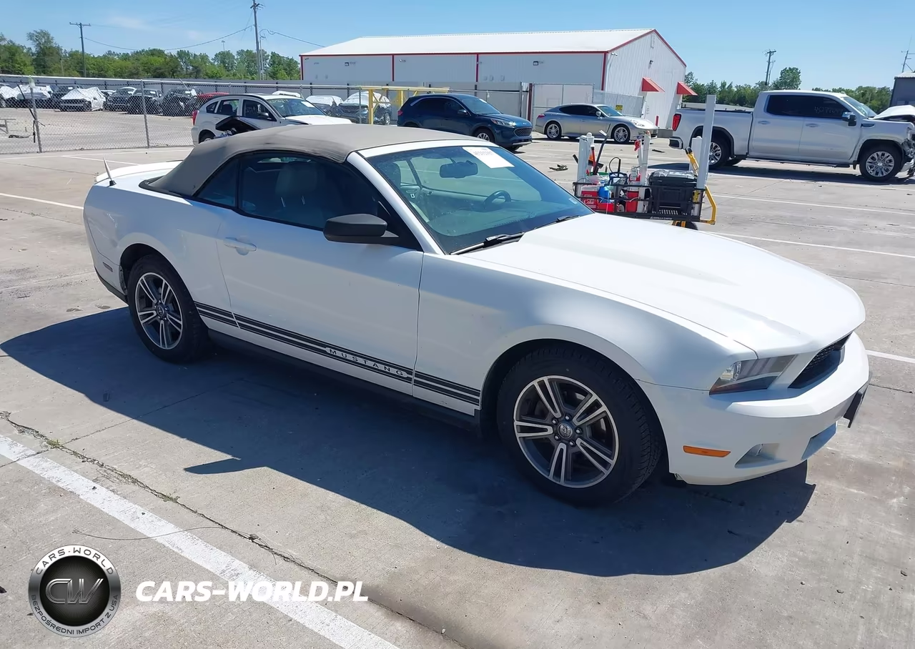 2010 Ford Mustang V6-V6 Premium