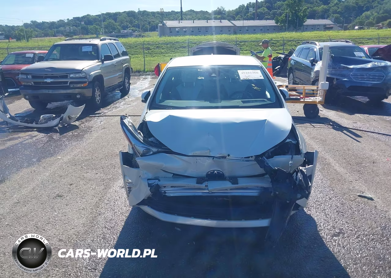 2017 Toyota Prius Four Touring VIN:JTDKARFU8H3533423 - 12