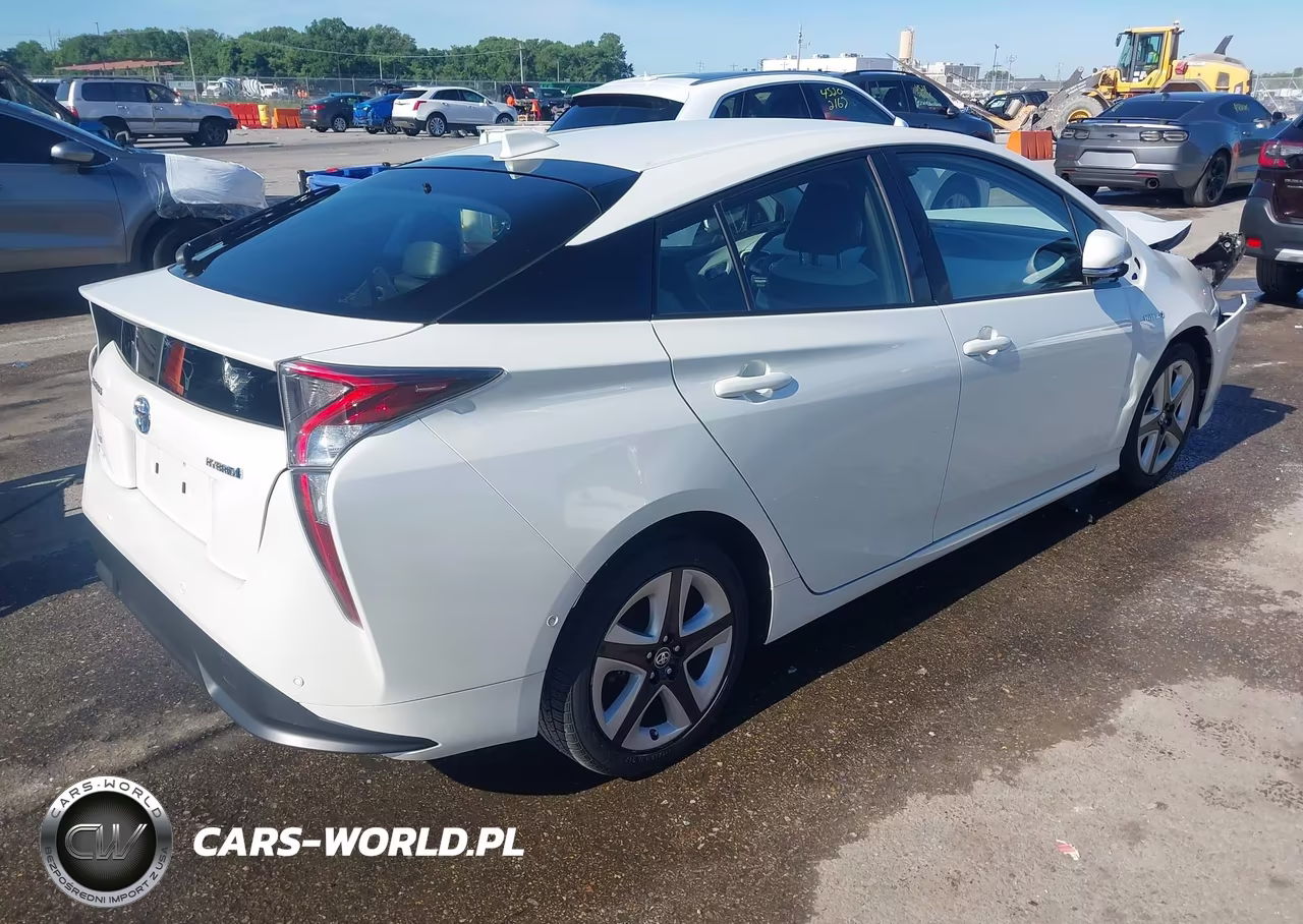 2017 Toyota Prius Four Touring VIN:JTDKARFU8H3533423 - 4