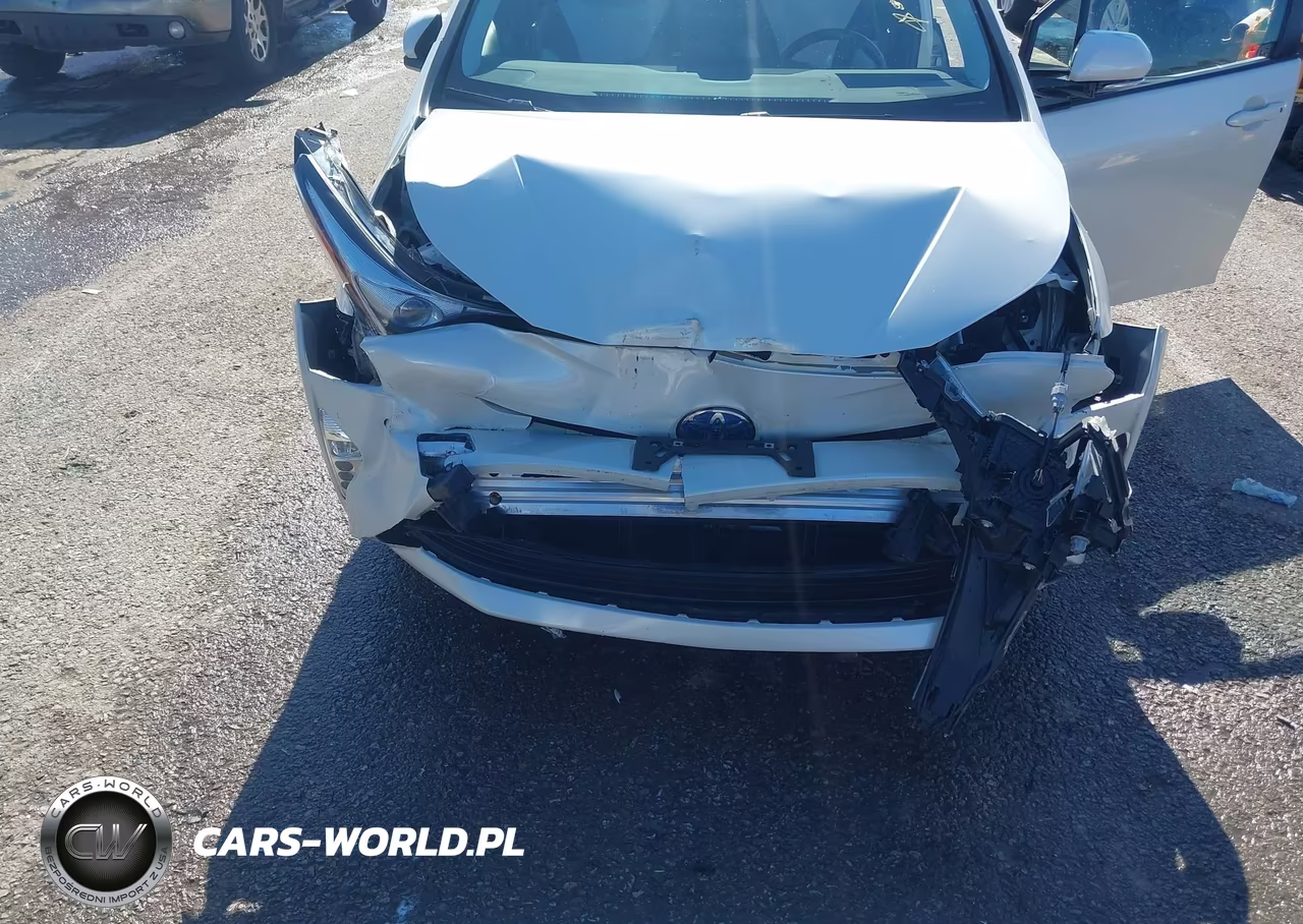 2017 Toyota Prius Four Touring VIN:JTDKARFU8H3533423 - 6