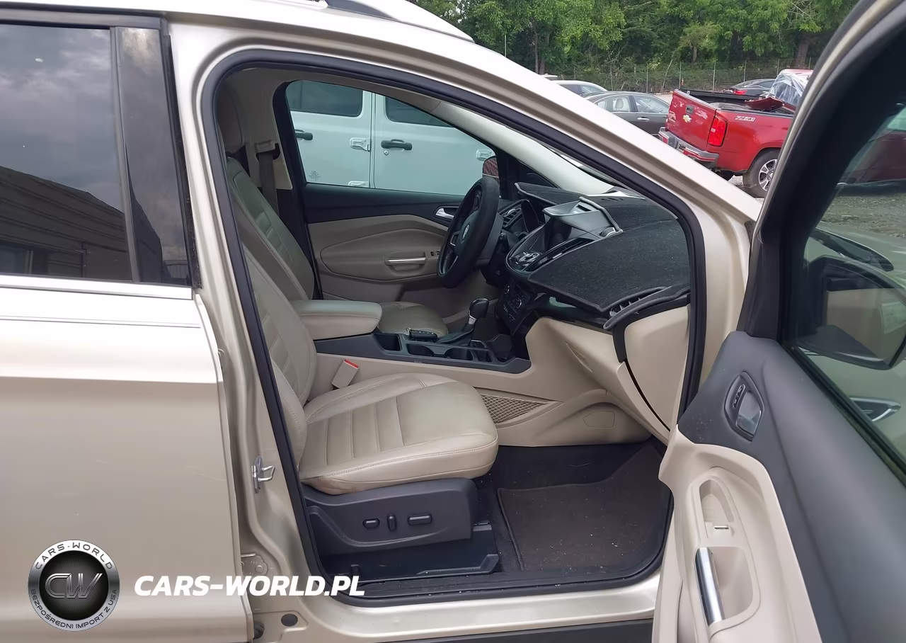 2017 Ford Escape Titanium VIN:1FMCU0JD8HUB36931 - 5