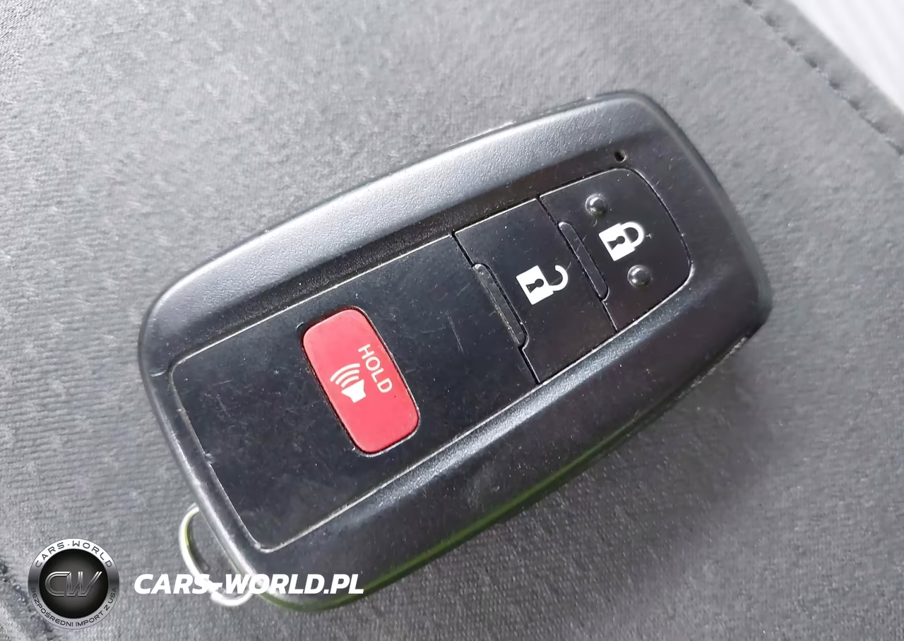 2016 Toyota Prius Two VIN:JTDKBRFU1G3015424 - 11