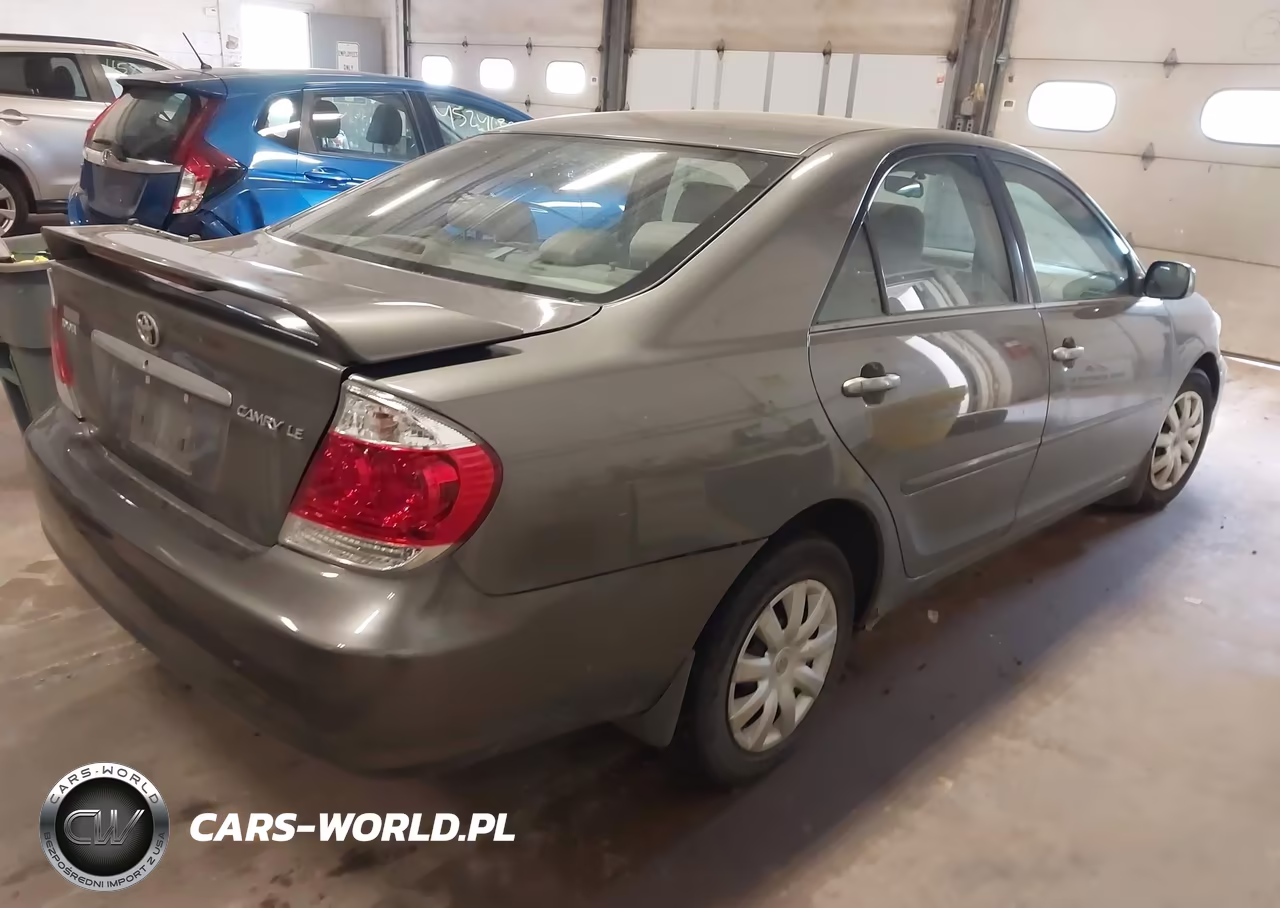 2005 Toyota Camry Le VIN:4T1BE32K55U595420 - 4