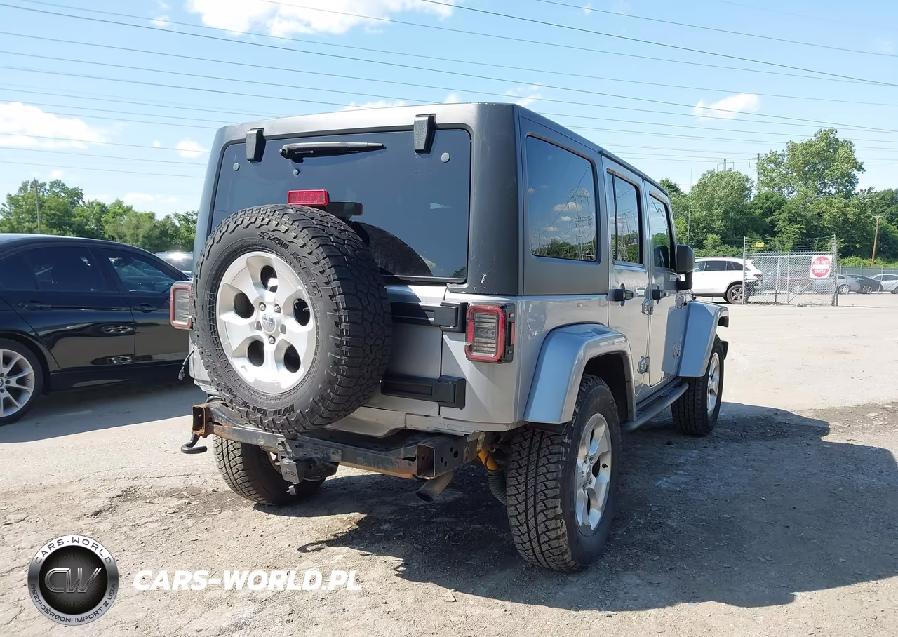 2014 Jeep Wrangler Unlimited Sahara VIN:1C4HJWEG6EL189025 - 18