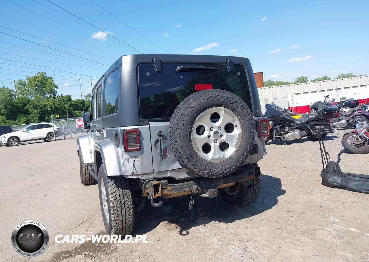 2014 Jeep Wrangler Unlimited Sahara VIN:1C4HJWEG6EL189025 - 6