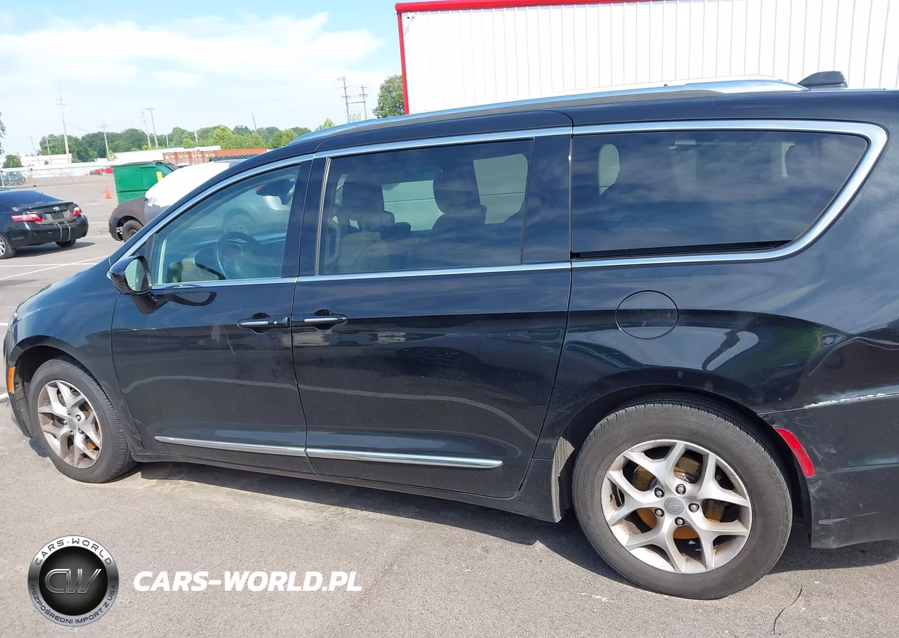 2017 Chrysler Pacifica Touring-L Plus VIN:2C4RC1EG7HR534222 - 14
