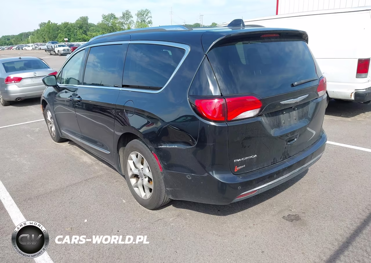 2017 Chrysler Pacifica Touring-L Plus VIN:2C4RC1EG7HR534222 - 3