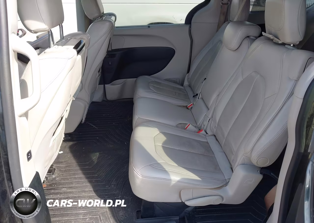 2017 Chrysler Pacifica Touring-L Plus VIN:2C4RC1EG7HR534222 - 8