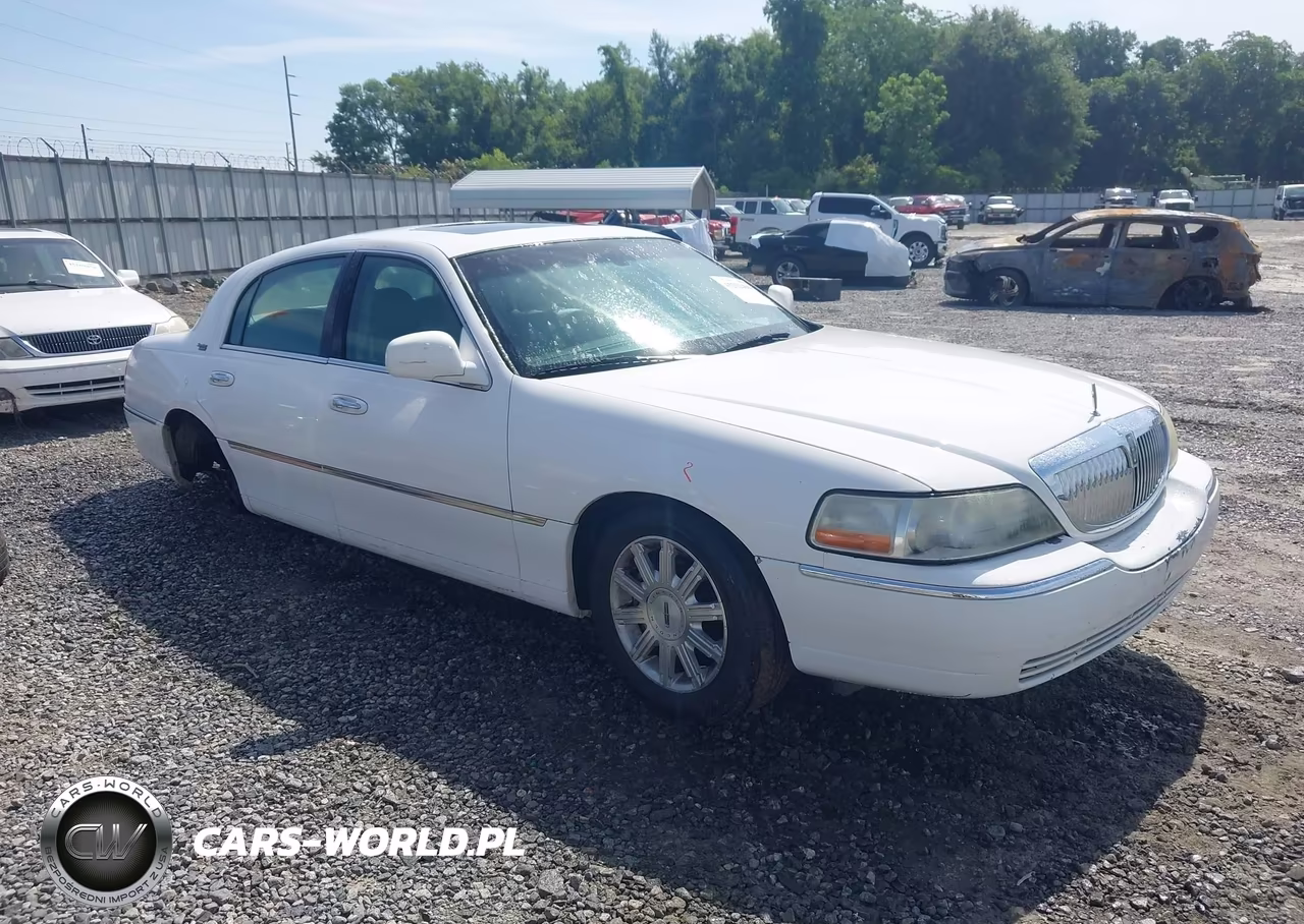 2006 Lincoln Town Car Signature Limited