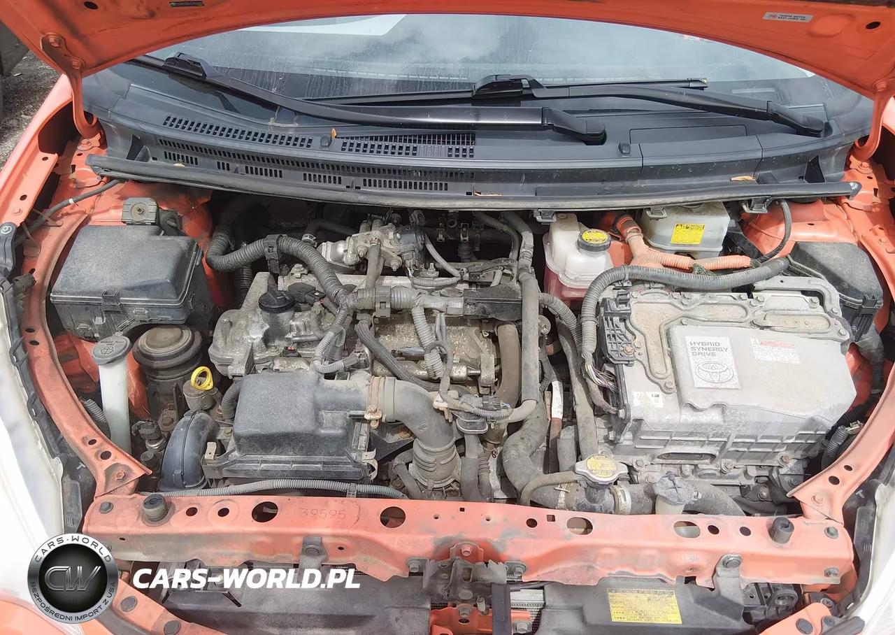 2012 Toyota Prius C Three VIN:JTDKDTB31C1022660 - 10