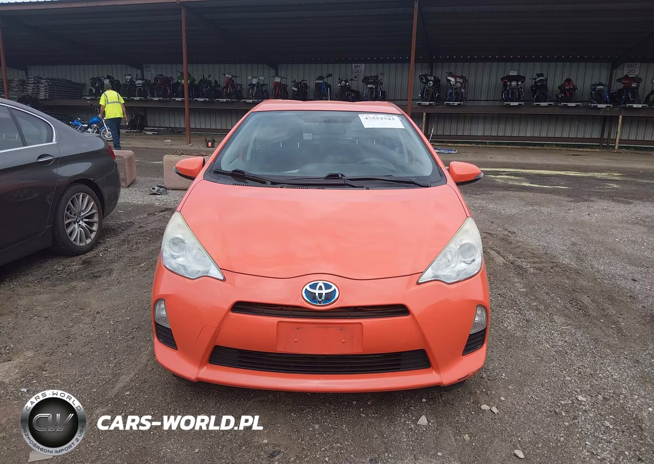 2012 Toyota Prius C Three VIN:JTDKDTB31C1022660 - 12