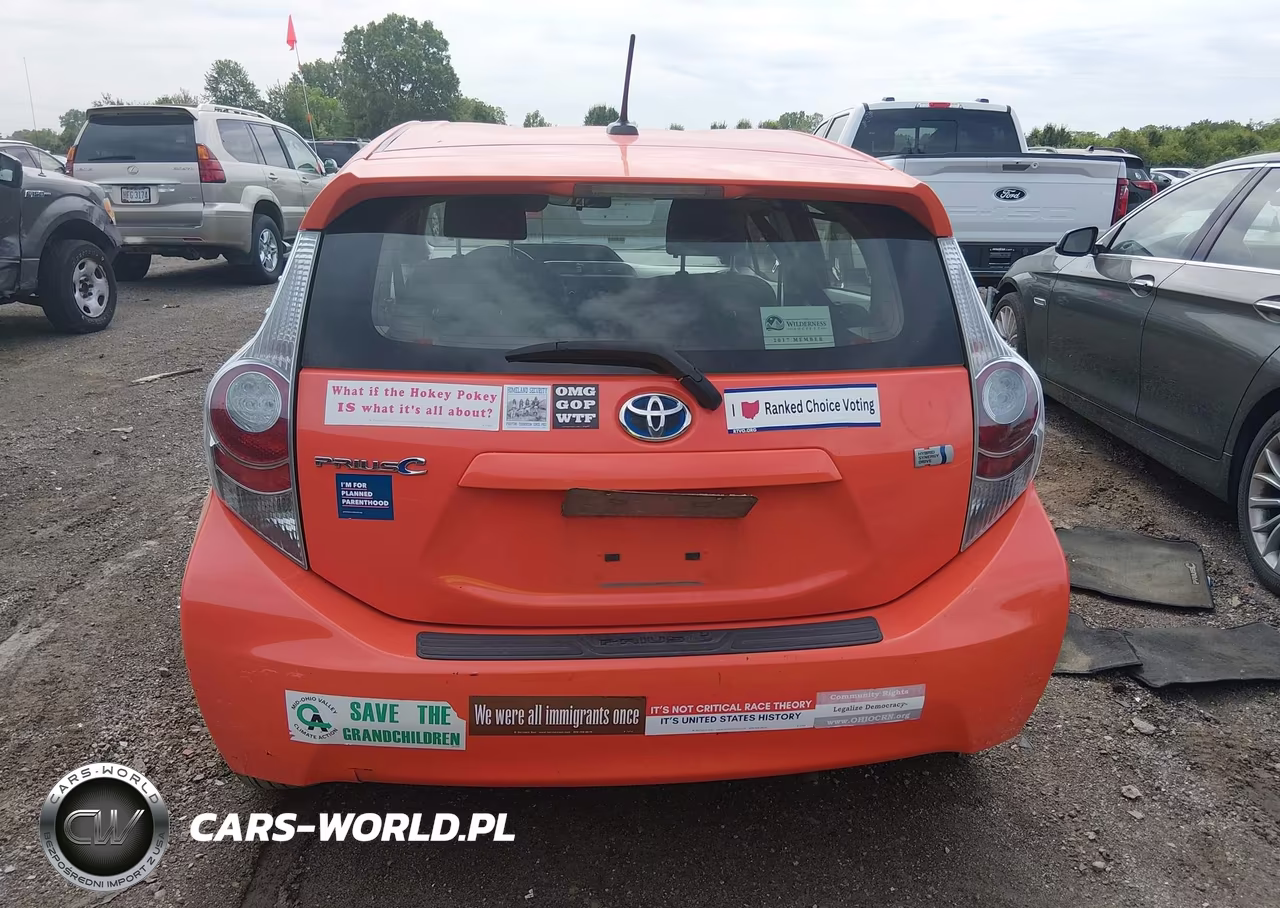 2012 Toyota Prius C Three VIN:JTDKDTB31C1022660 - 16
