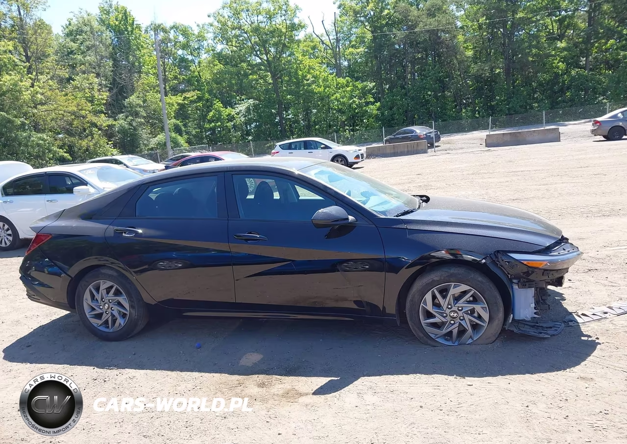 2024 Hyundai Elantra Sel VIN:KMHLM4DG9RU758310 - 13