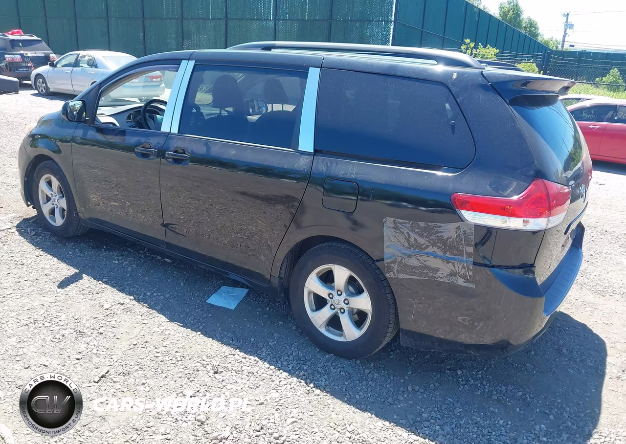 2013 Toyota Sienna Le V6 8 Passenger VIN:5TDKK3DC1DS326028 - 3