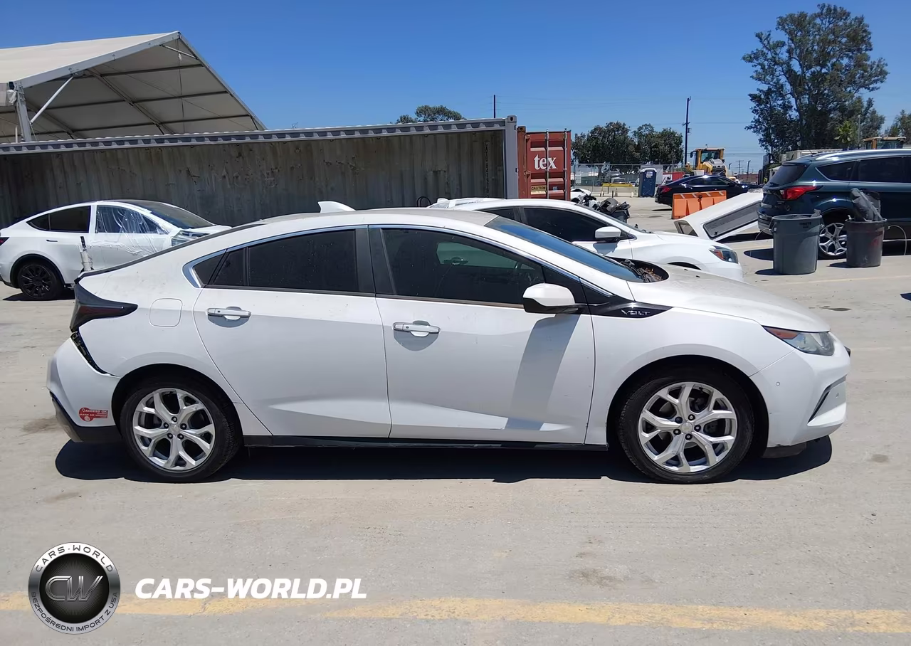 2018 Chevrolet Volt Premier VIN:1G1RD6S53JU145737 - 13