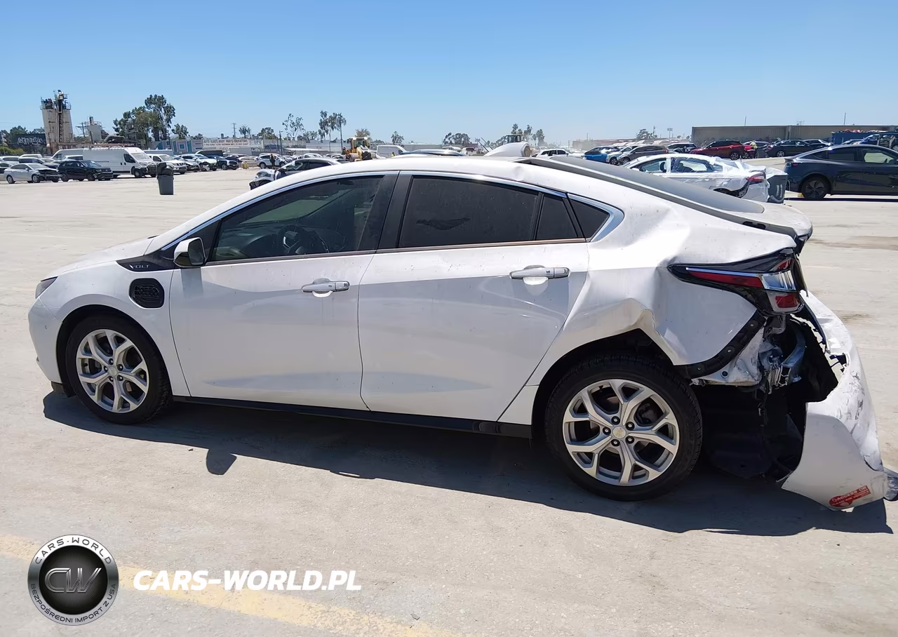 2018 Chevrolet Volt Premier VIN:1G1RD6S53JU145737 - 14