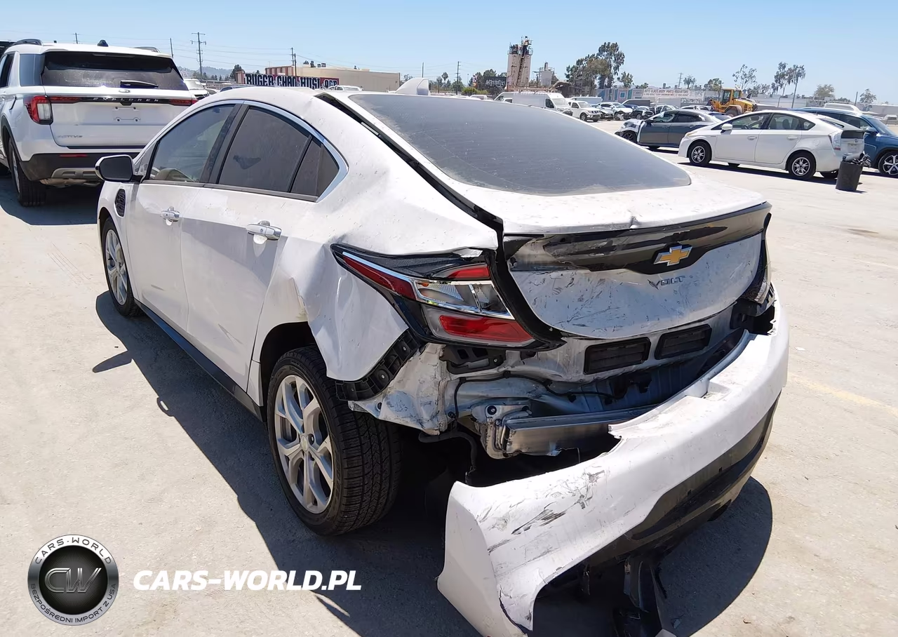 2018 Chevrolet Volt Premier VIN:1G1RD6S53JU145737 - 3