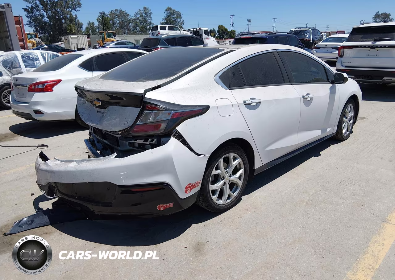 2018 Chevrolet Volt Premier VIN:1G1RD6S53JU145737 - 4