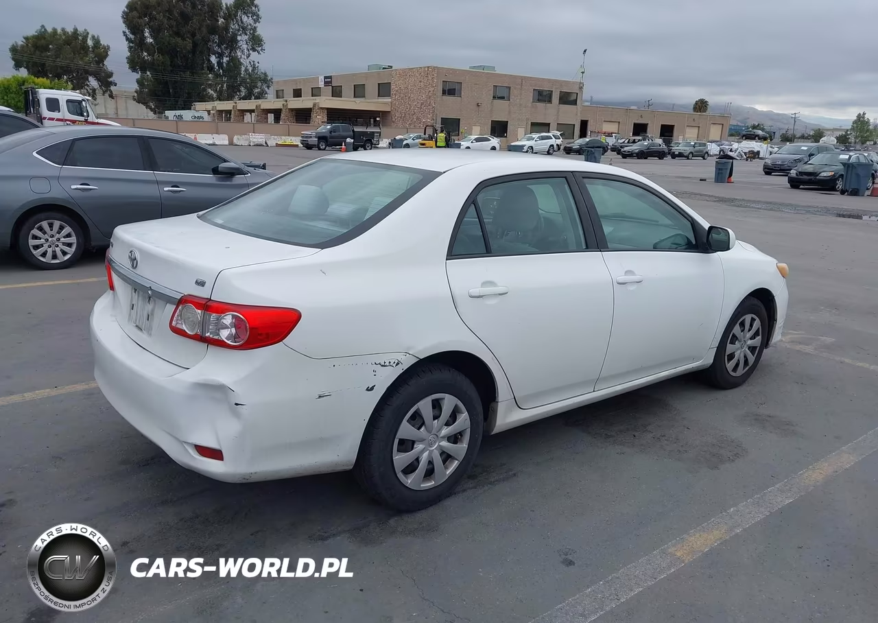 2011 Toyota Corolla Le VIN:2T1BU4EE2BC627056 - 4