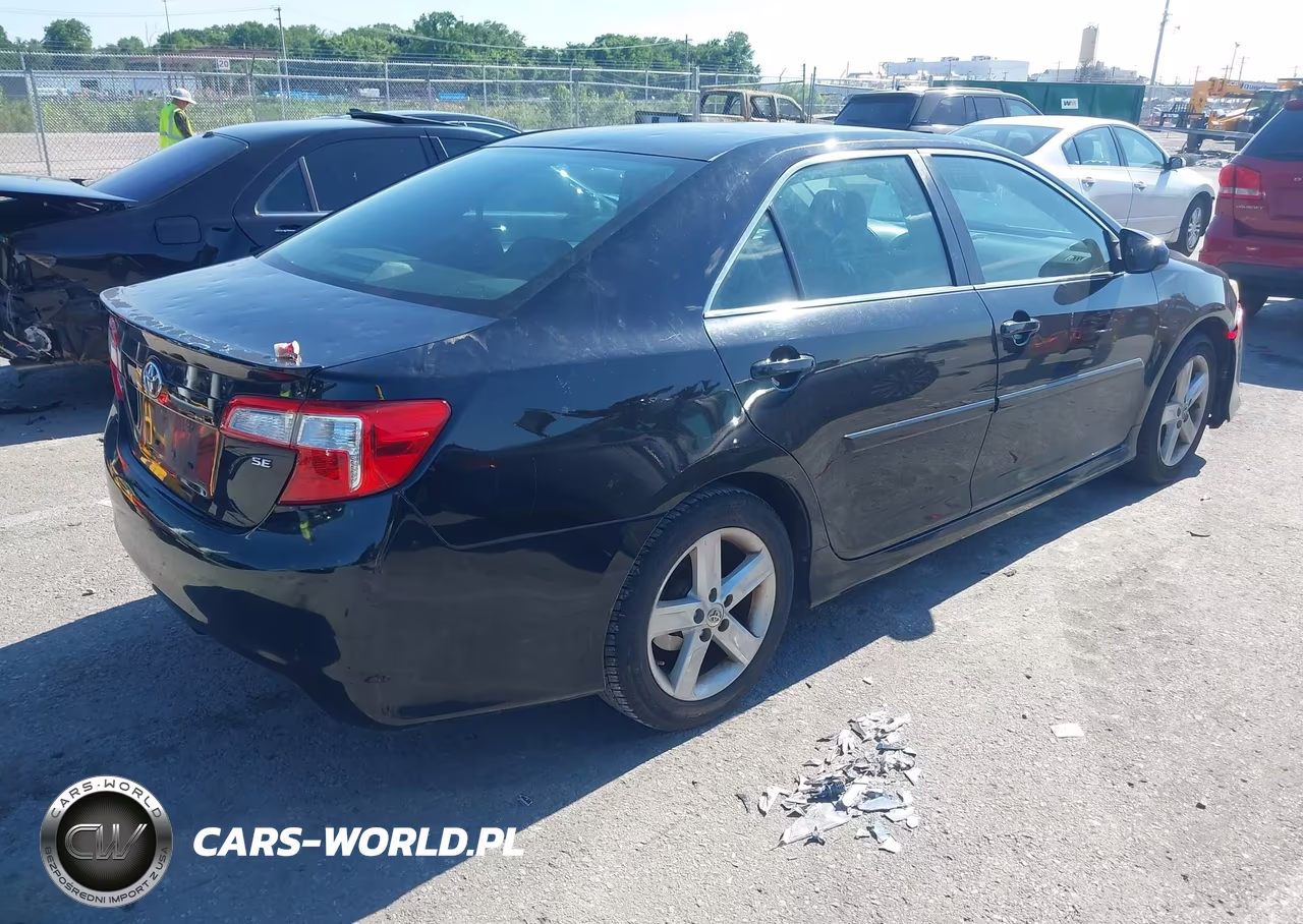 2014 Toyota Camry Se VIN:4T1BF1FK0EU789431 - 4