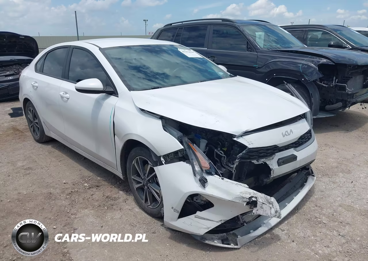 2024 Kia Forte Lxs – zdjęcie 1 z 16