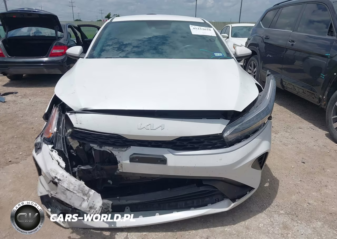 2024 Kia Forte Lxs VIN:3KPF24AD7RE759472 - 12