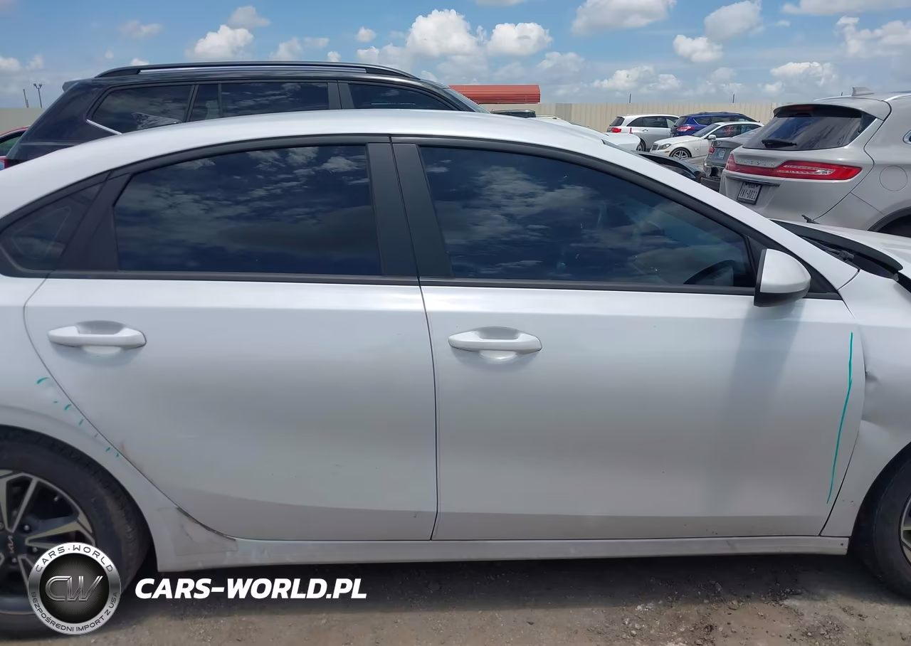 2024 Kia Forte Lxs VIN:3KPF24AD7RE759472 - 13