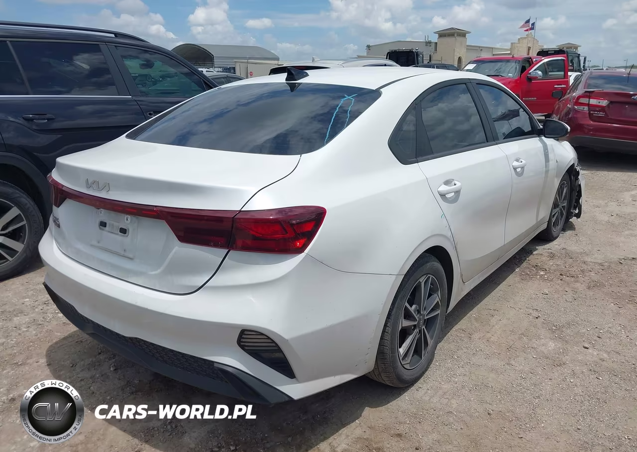 2024 Kia Forte Lxs VIN:3KPF24AD7RE759472 - 4