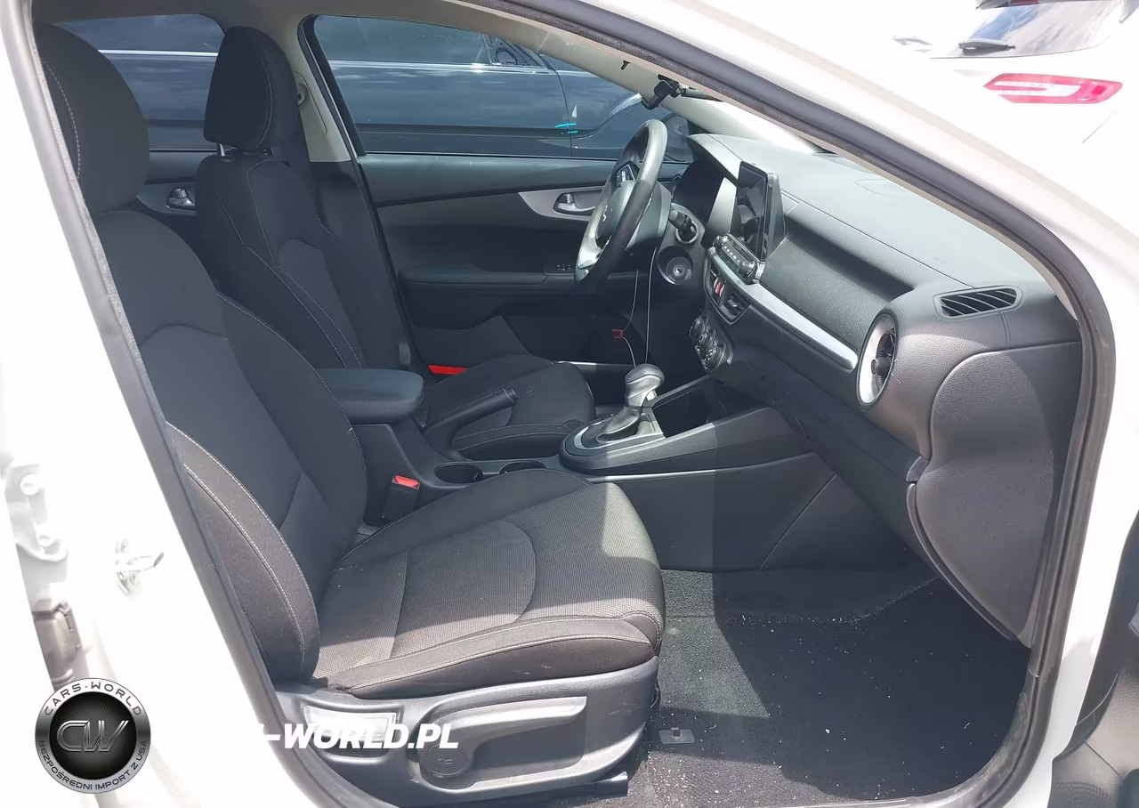 2024 Kia Forte Lxs VIN:3KPF24AD7RE759472 - 5