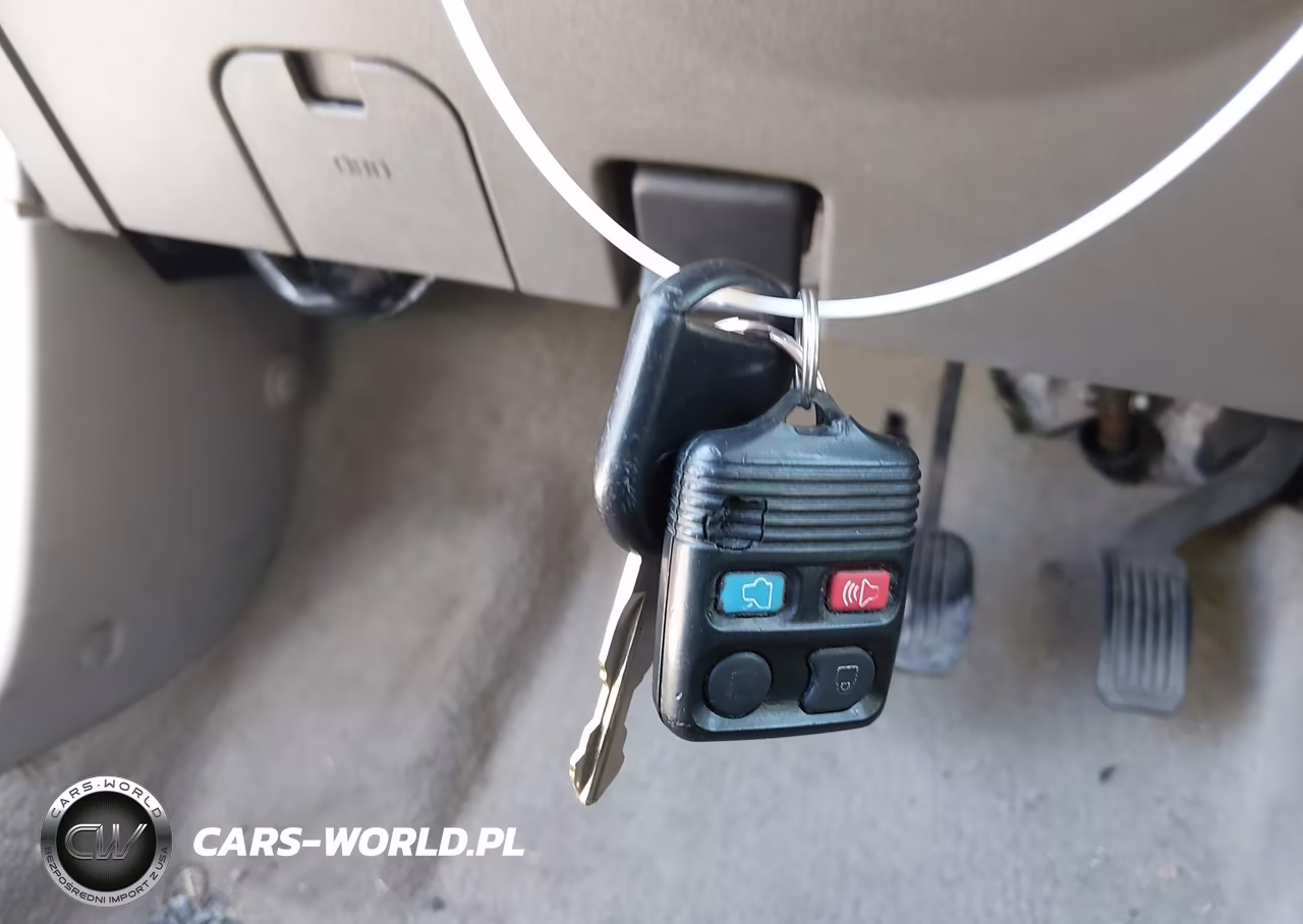 2008 Ford Focus Se-Ses VIN:1FAHP35N38W176298 - 11