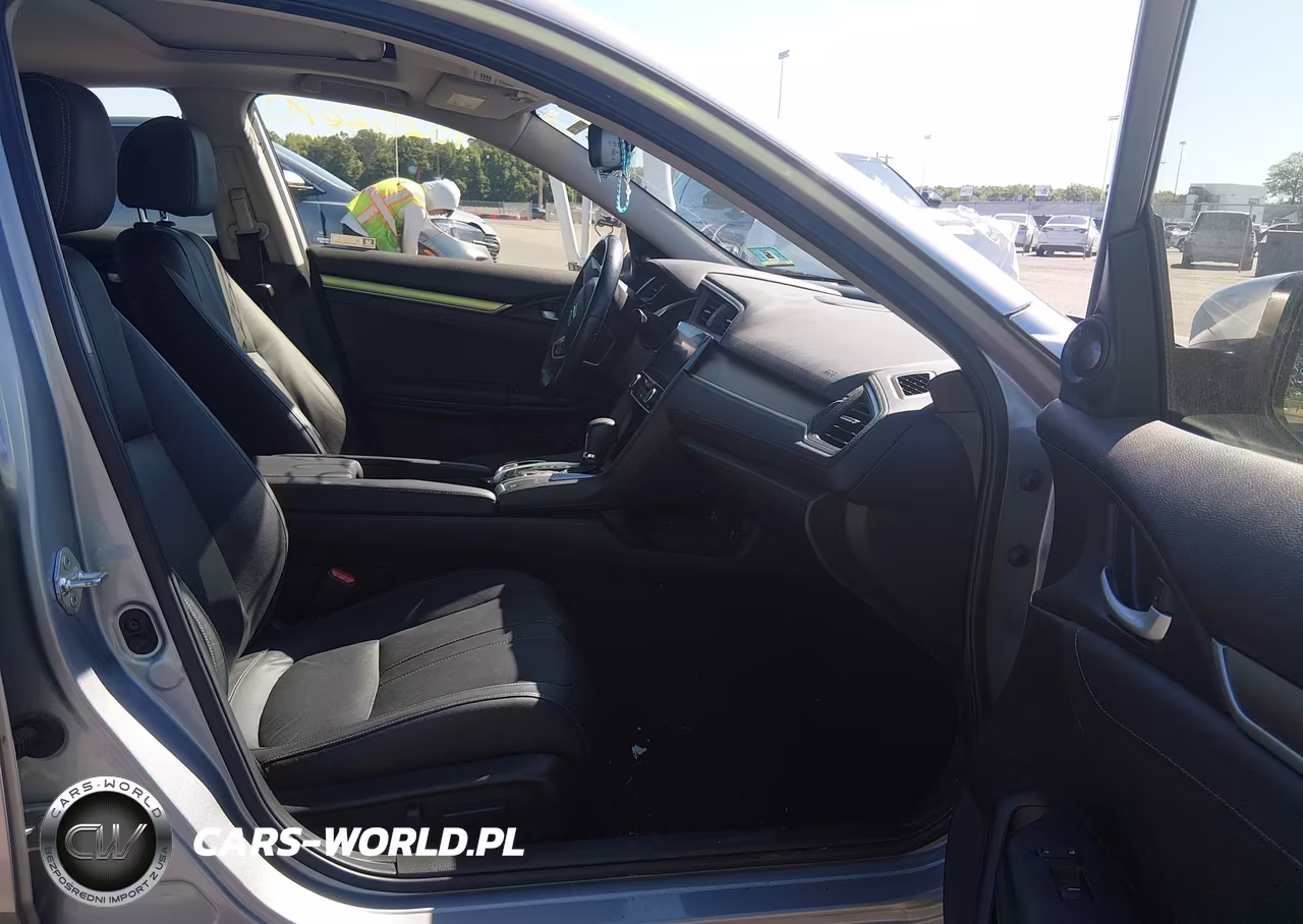 2018 Honda Civic Touring VIN:JHMFC1F97JX031654 - 5