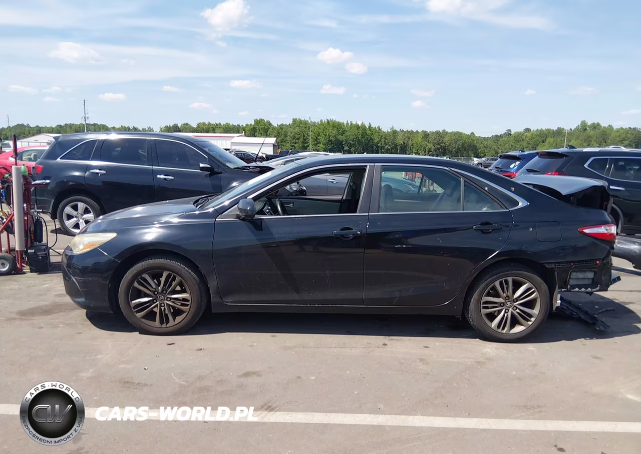 2015 Toyota Camry Se VIN:4T1BF1FK4FU053870 - 15