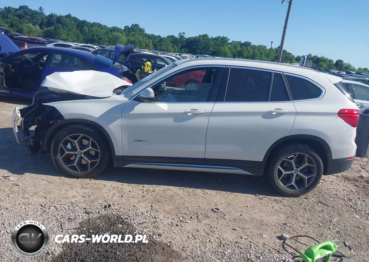 2017 BMW X1 Sdrive28I VIN:WBXHU7C34H5H34134 - 13