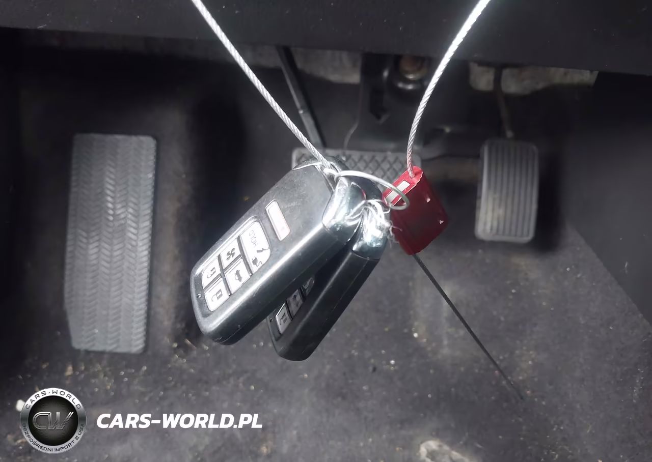 HONDA CLARITY VIN:JHMZC5F13JC009933 - 11