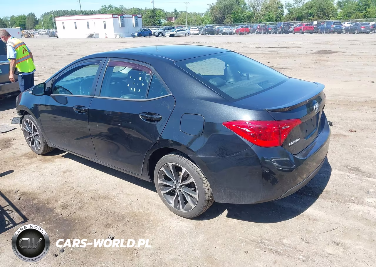 2018 Toyota Corolla Se VIN:2T1BURHEXJC045083 - 3