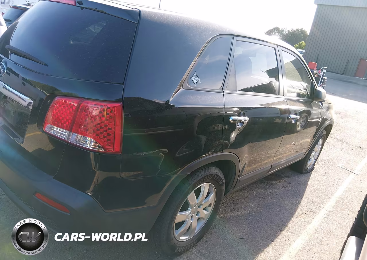 2011 Kia Sorento VIN:5XYKT3A14BG006485 - 4