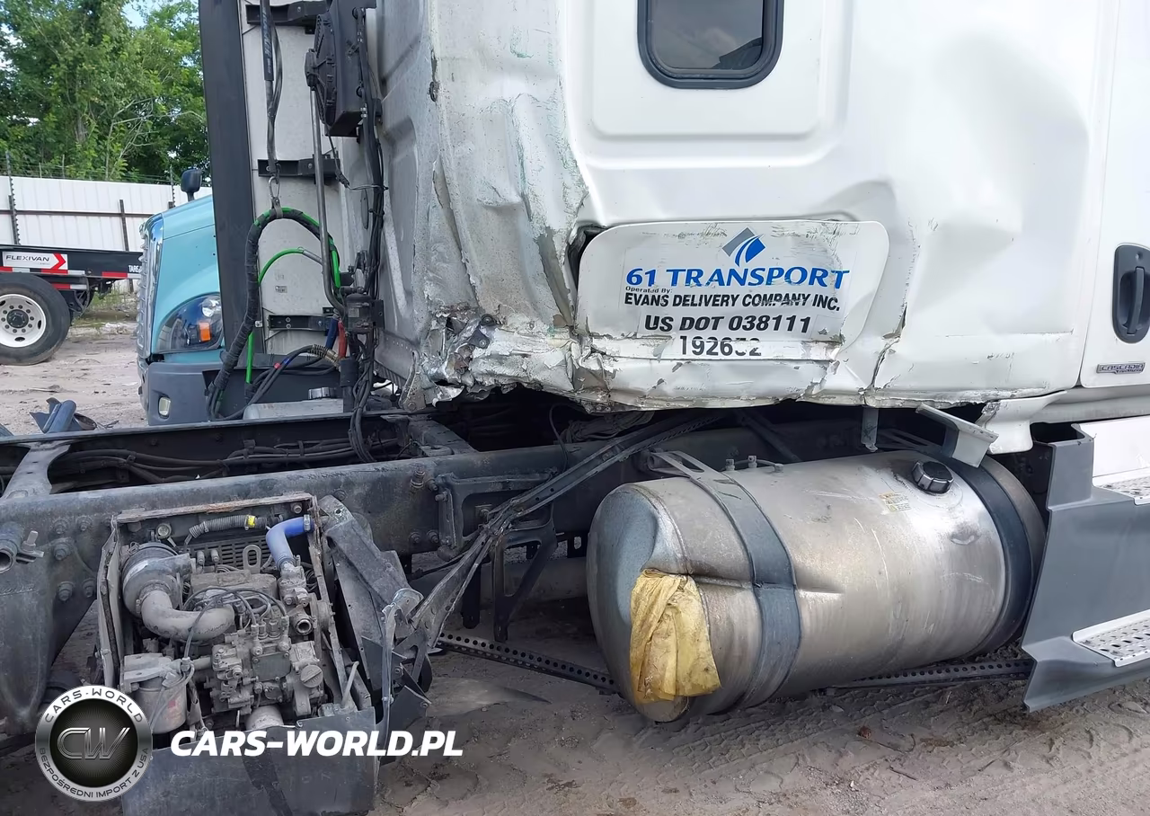 2016 Freightliner Cascadia 125 VIN:1FUJGLD58GLHP5352 - 11