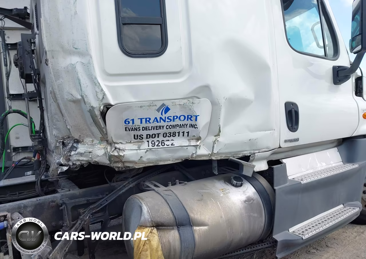2016 Freightliner Cascadia 125 VIN:1FUJGLD58GLHP5352 - 13