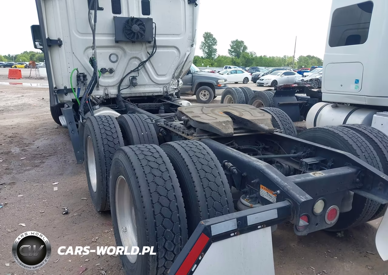 2016 Freightliner Cascadia 125 VIN:1FUJGLD58GLHP5352 - 18