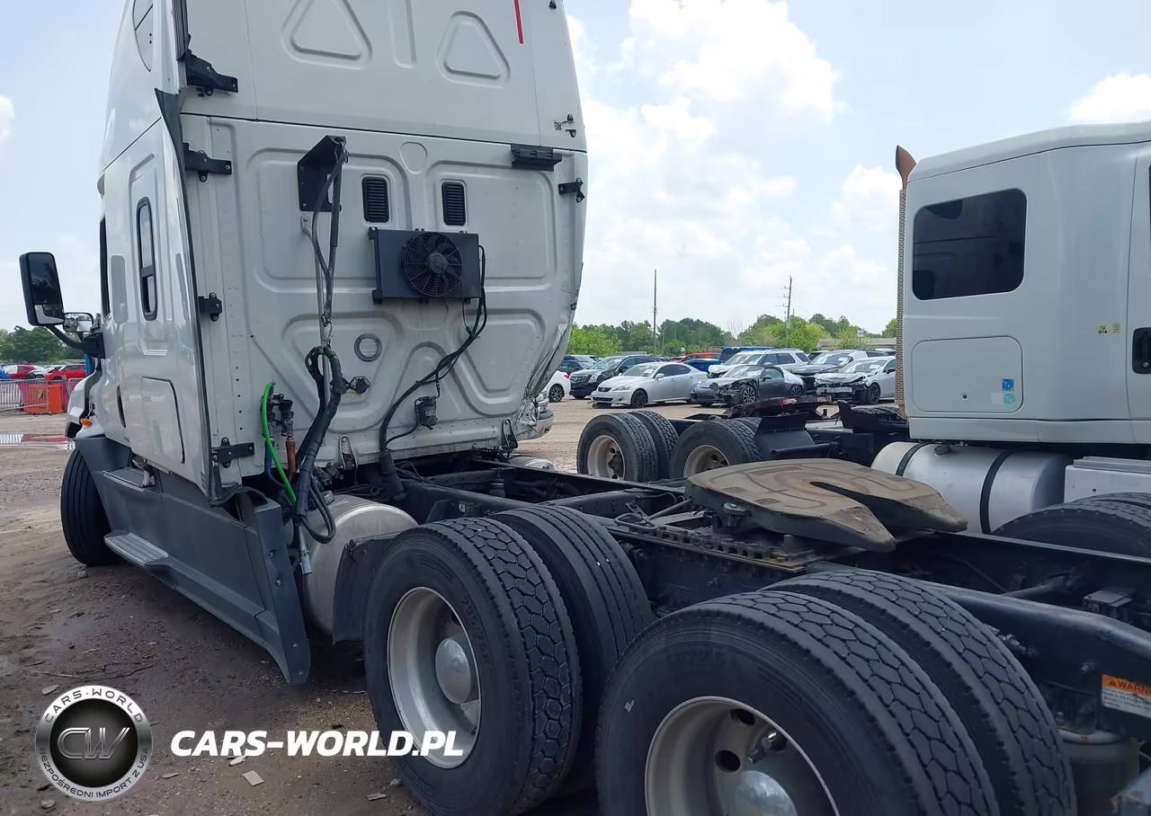 2016 Freightliner Cascadia 125 VIN:1FUJGLD58GLHP5352 - 3