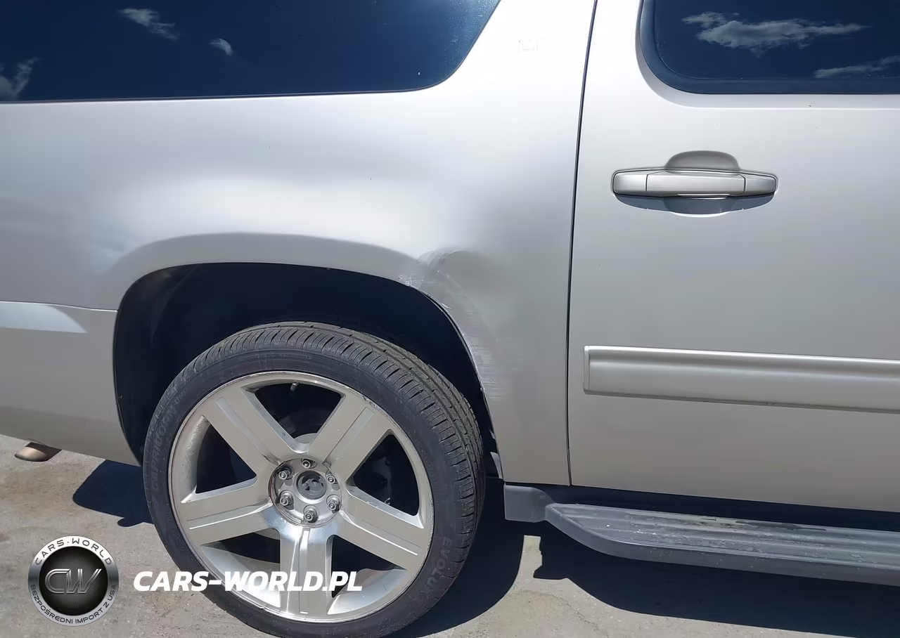 2009 Chevrolet Suburban 1500 Lt1 VIN:1GNFC26009R276943 - 13