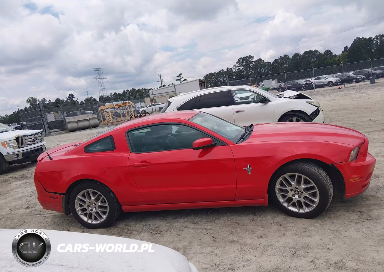 2013 Ford Mustang V6 Premium VIN:1ZVBP8AM3D5235387 - 13