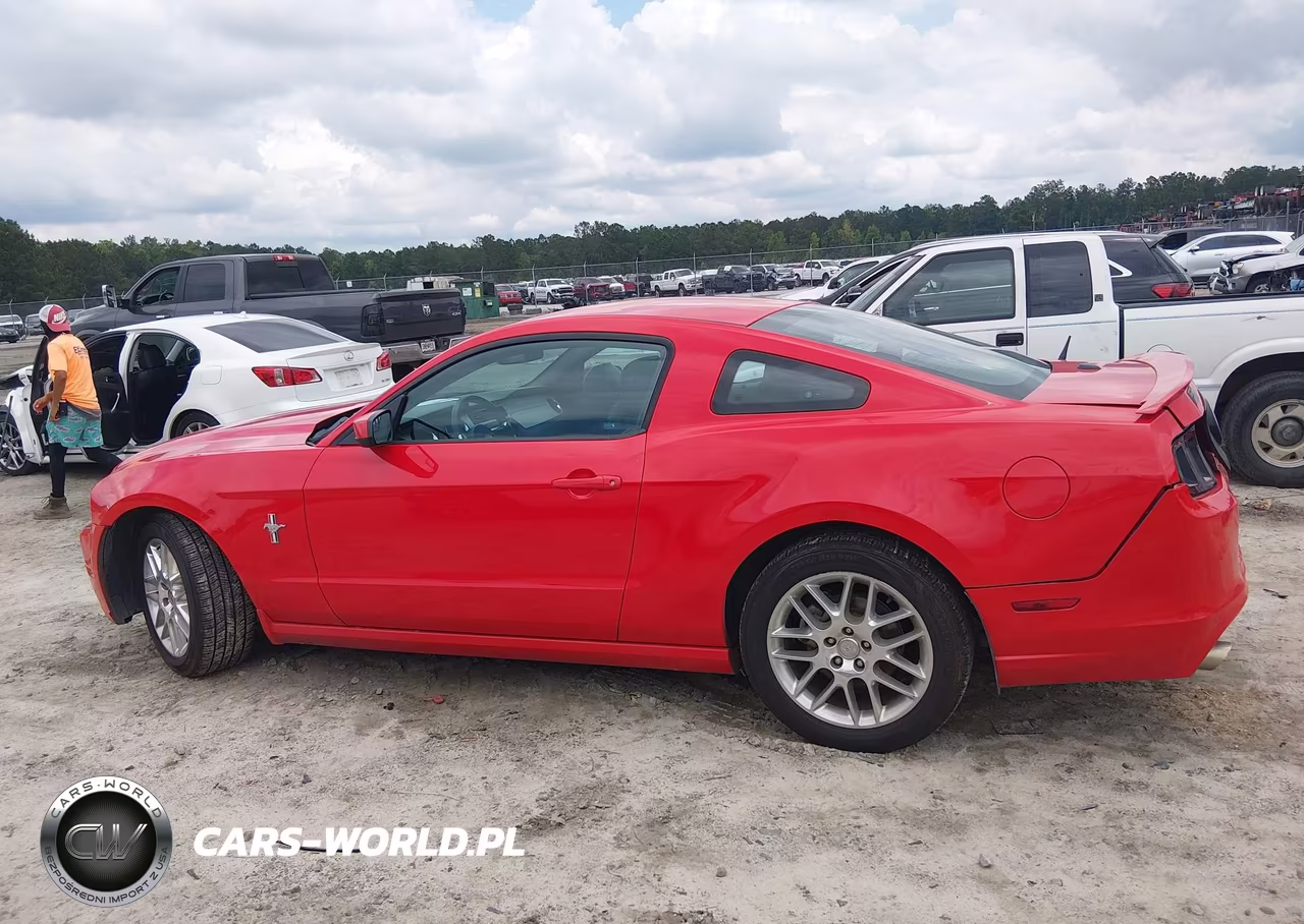 2013 Ford Mustang V6 Premium VIN:1ZVBP8AM3D5235387 - 14