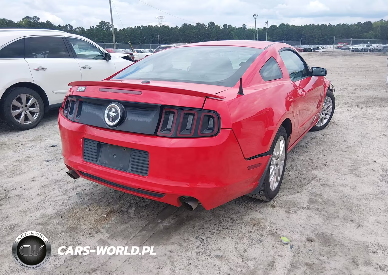 2013 Ford Mustang V6 Premium VIN:1ZVBP8AM3D5235387 - 4