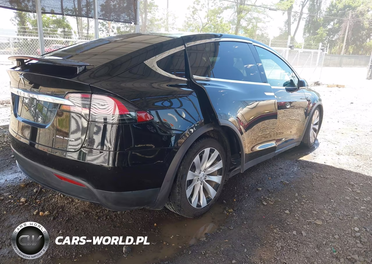 2020 Tesla Model X Long Range Dual Motor All-Wheel Drive-Long Range Plus Dual Motor All-Wheel Drive VIN:5YJXCBE2XLF263811 - 4