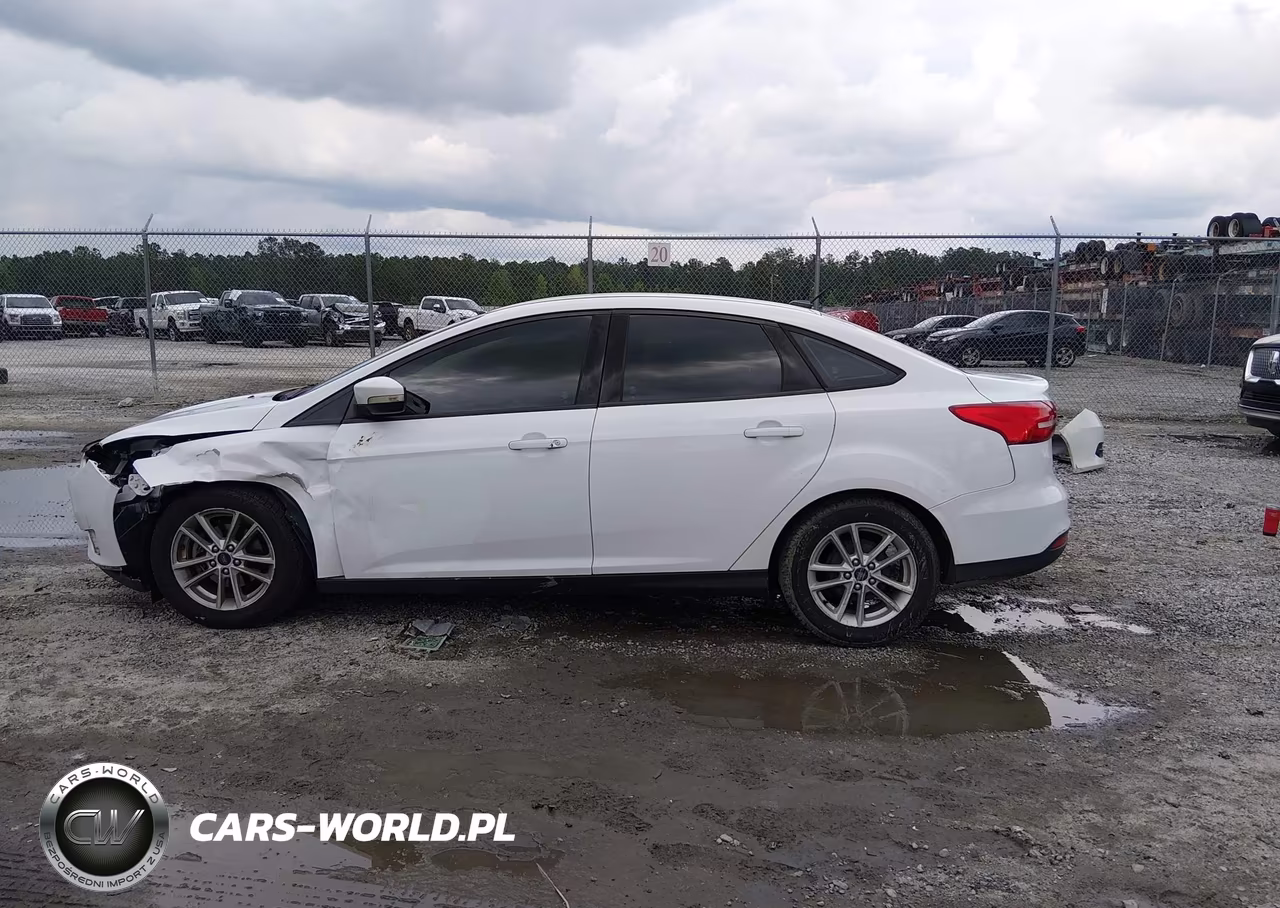 2017 Ford Focus Se VIN:1FADP3F21HL322119 - 13