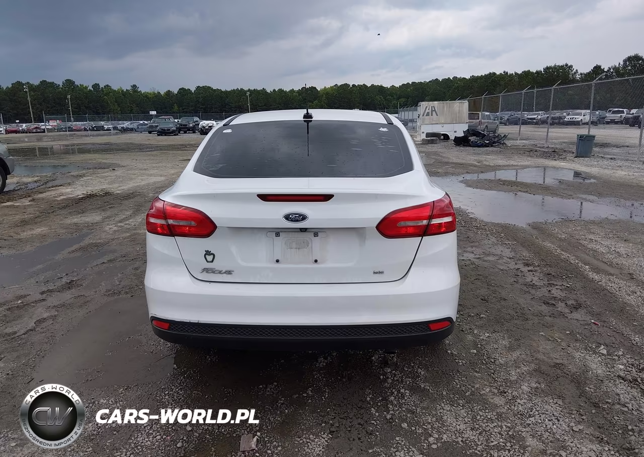 2017 Ford Focus Se VIN:1FADP3F21HL322119 - 15